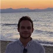 Après mon bac ES, mention Très bien, et un passage en classe préparatoire aux grandes écoles (littéraire), je suis actuellement étudiant en master à sciences po Strasbourg et donne des leçons privées de qualité en français, histoire, HGGP, SES et philosop